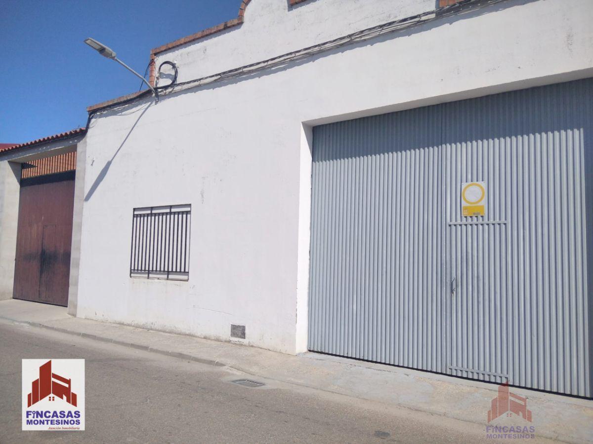 Venta de nave industrial en Santa Amalia