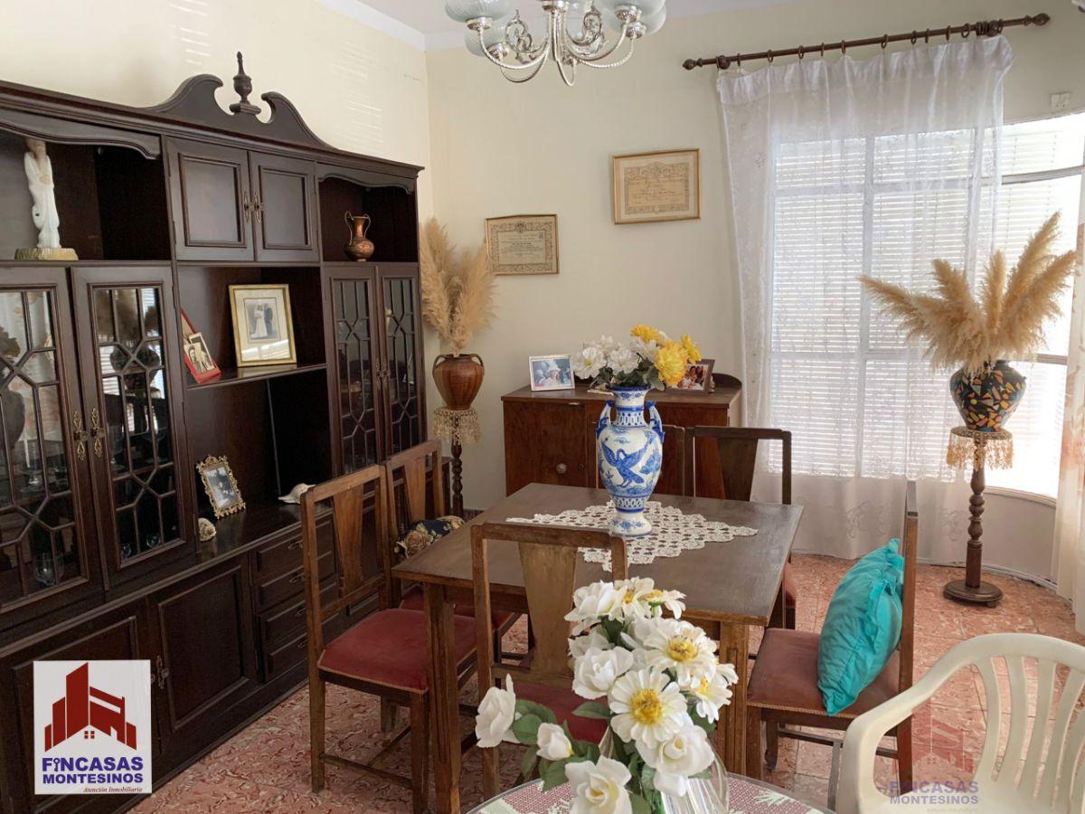 For sale of house in Santa Amalia