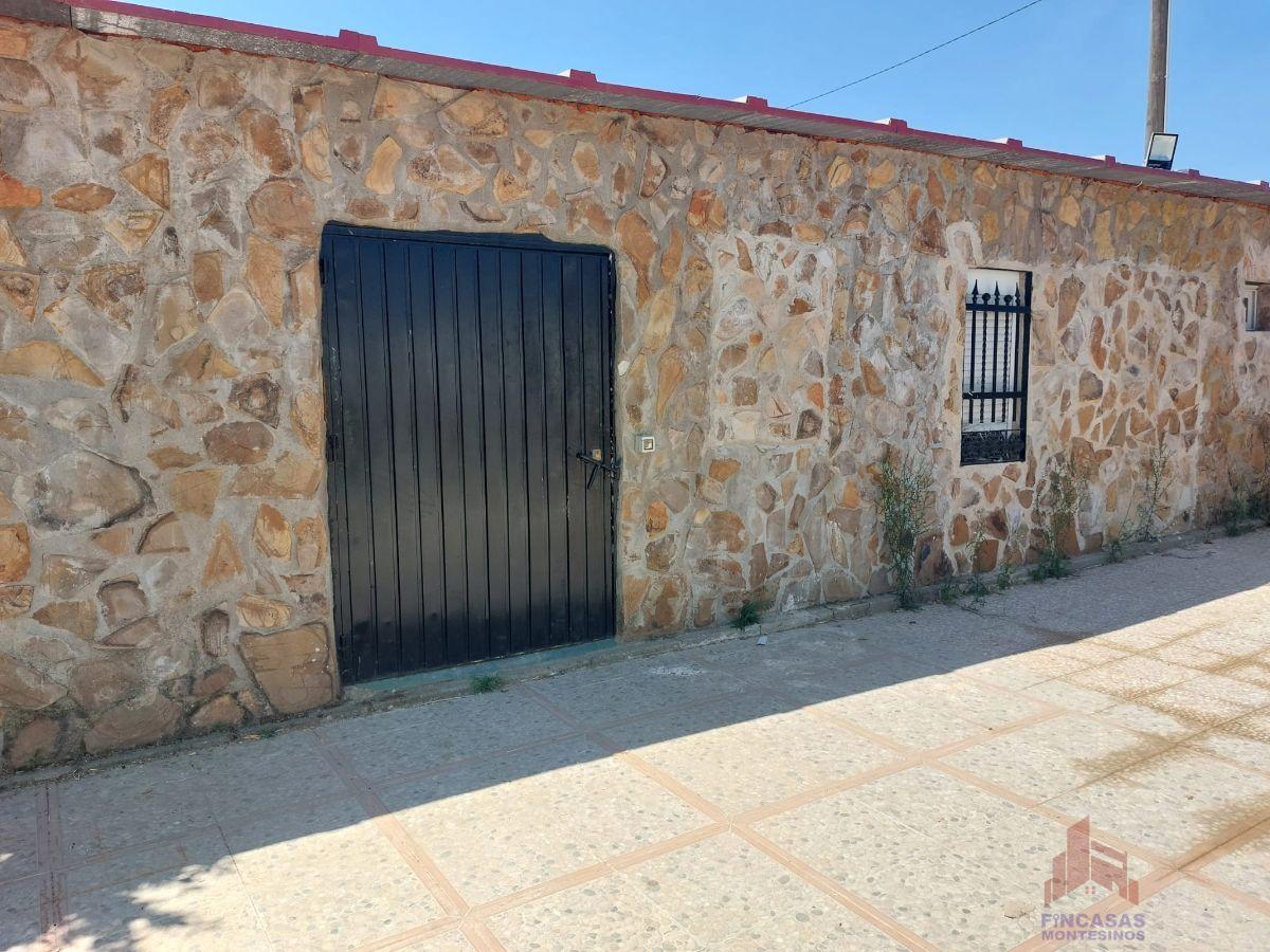 For sale of chalet in Don Benito