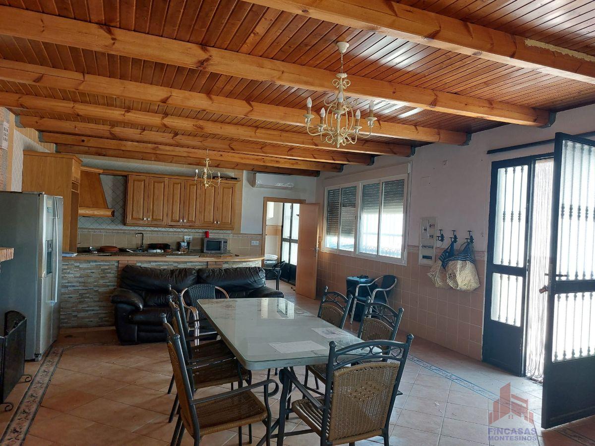 For sale of chalet in Don Benito