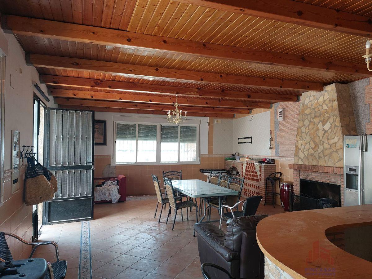 For sale of chalet in Don Benito