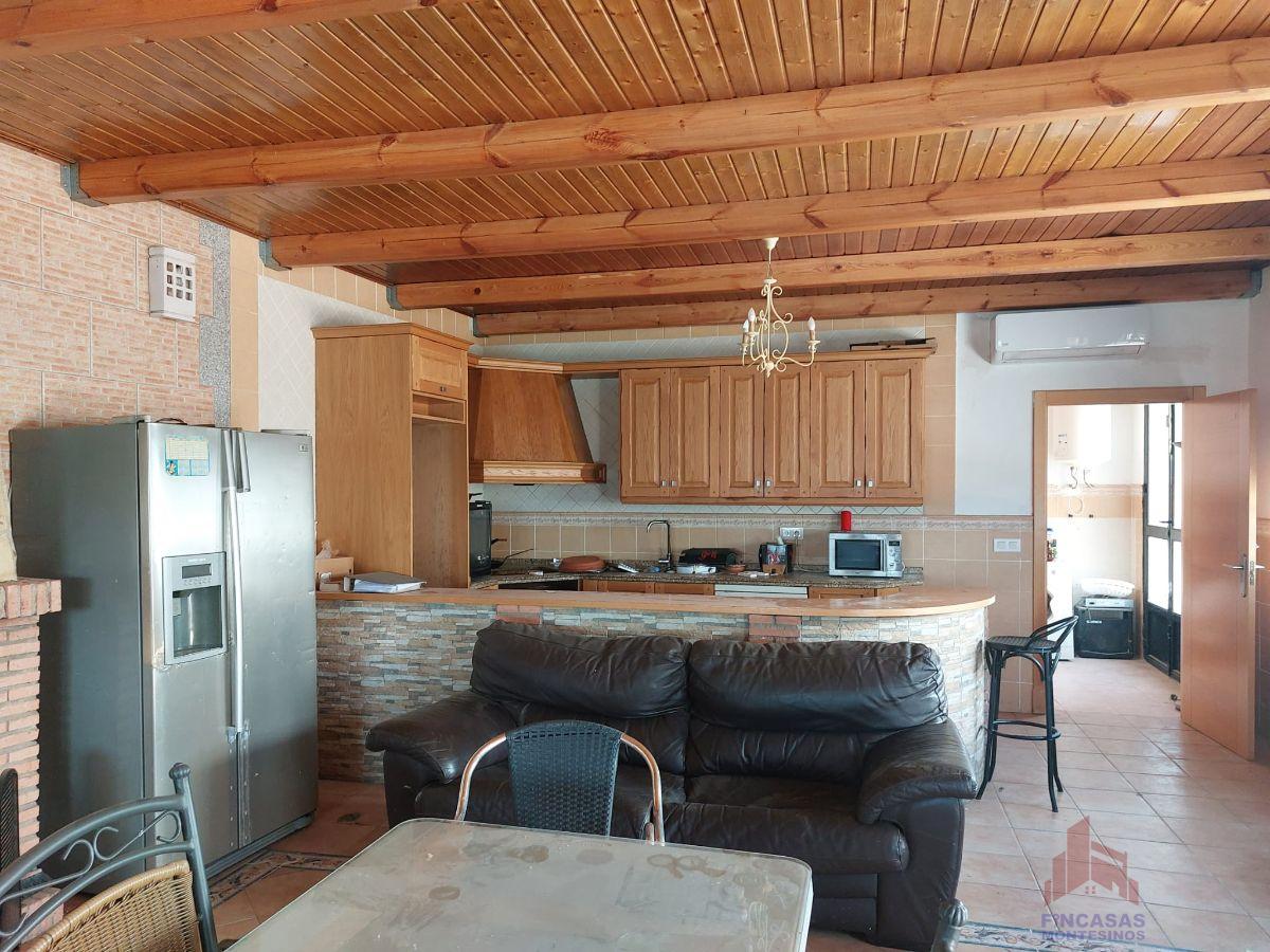 For sale of chalet in Don Benito