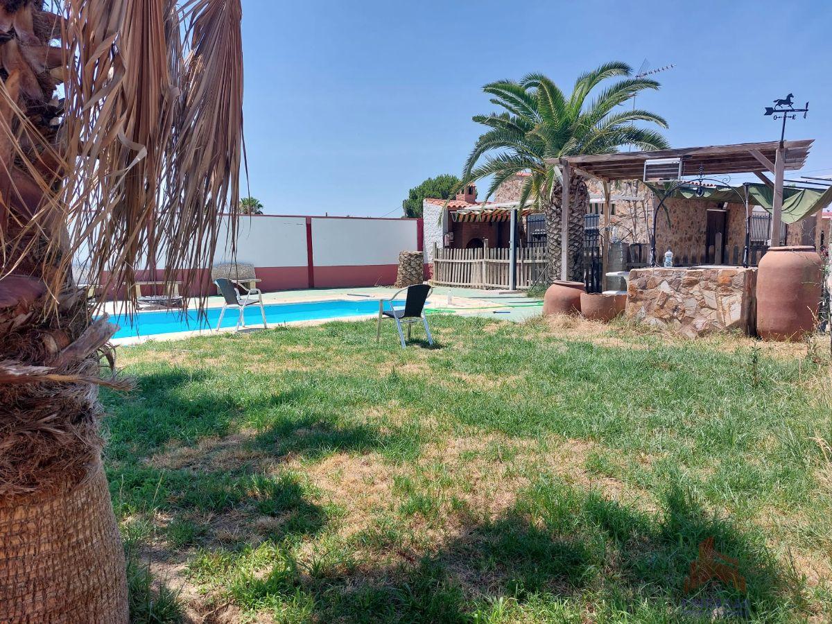 For sale of chalet in Don Benito