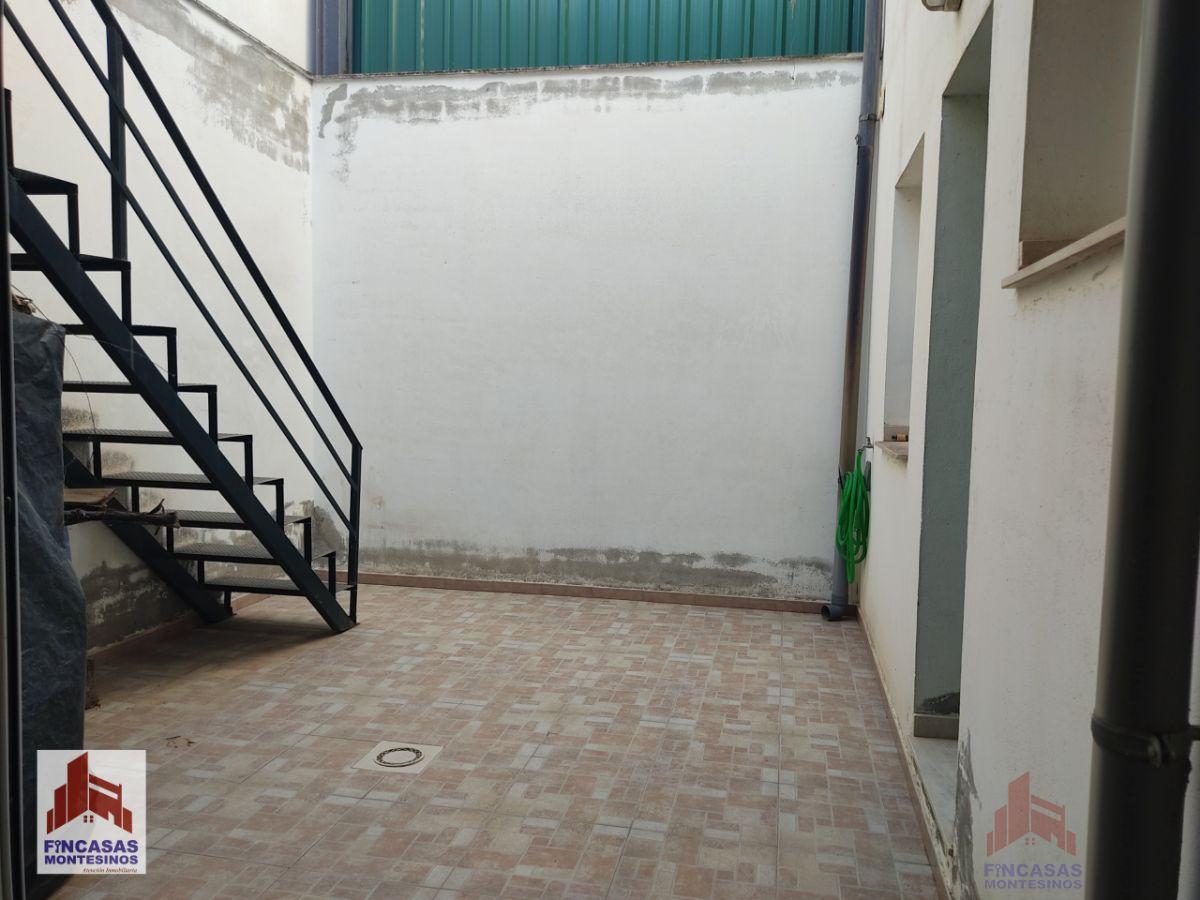 For sale of house in Santa Amalia