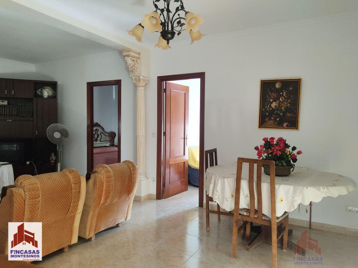 For sale of flat in Santa Amalia