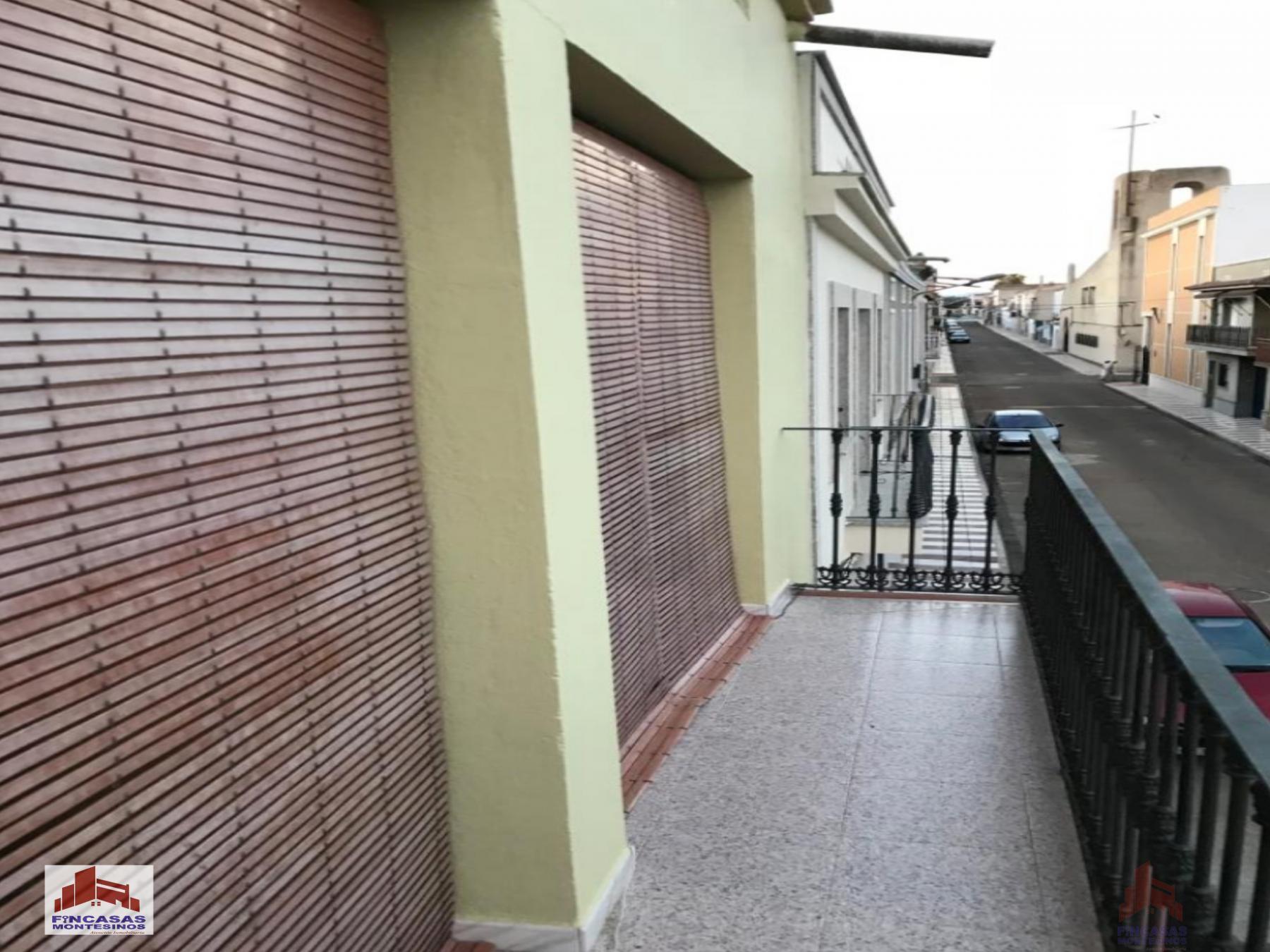 For sale of flat in Santa Amalia