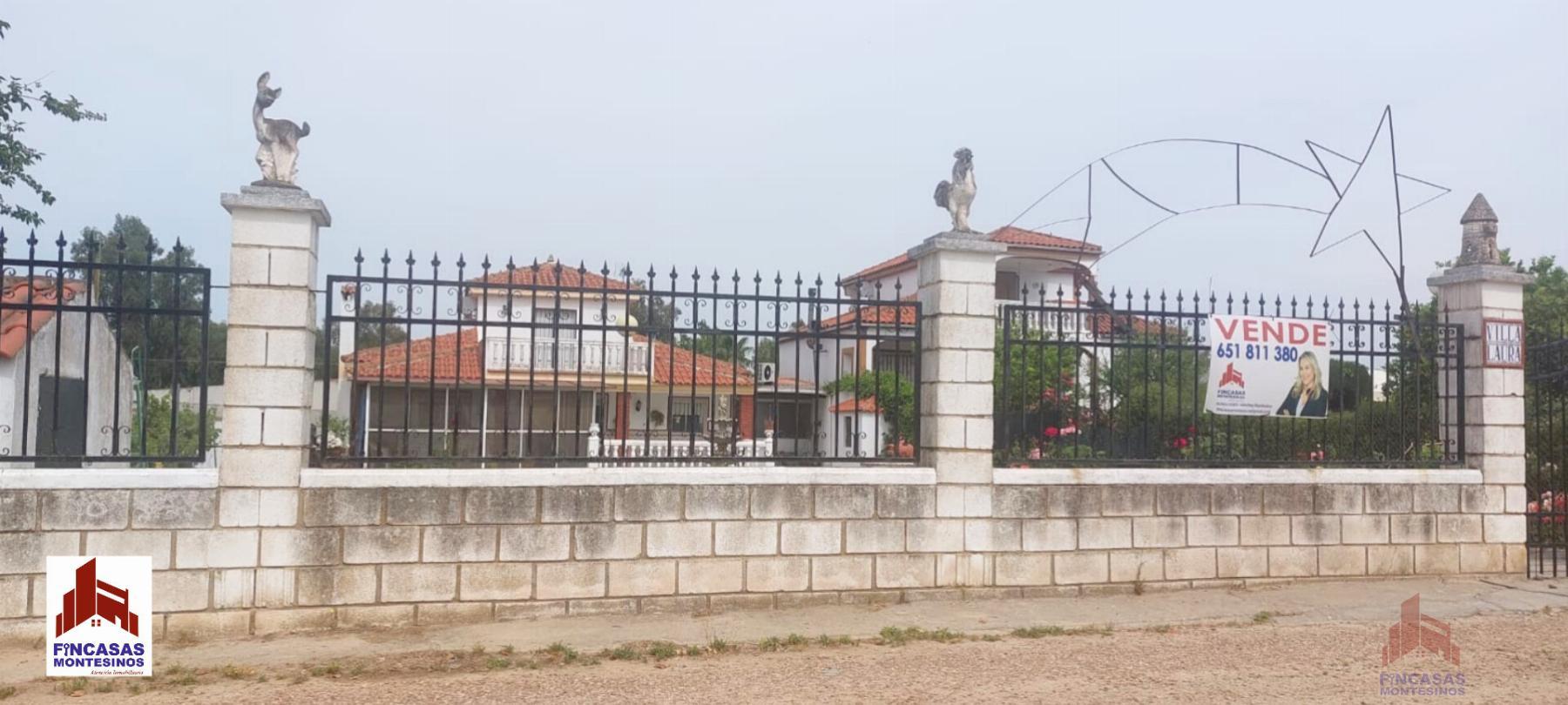 For sale of house in Santa Amalia