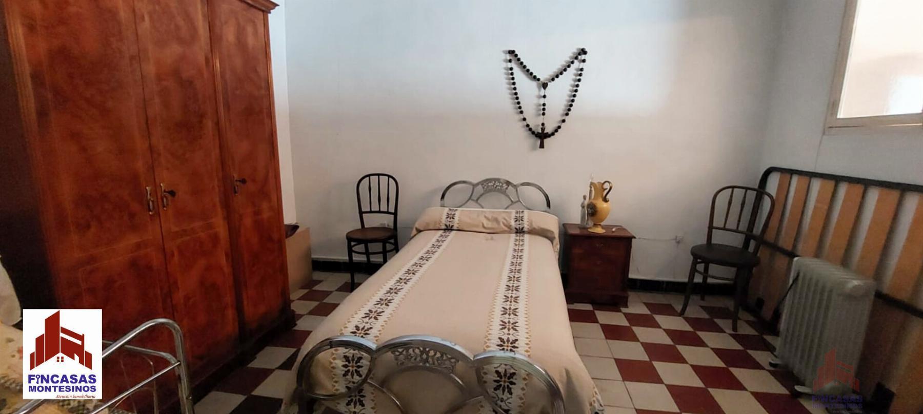 For sale of house in Santa Amalia