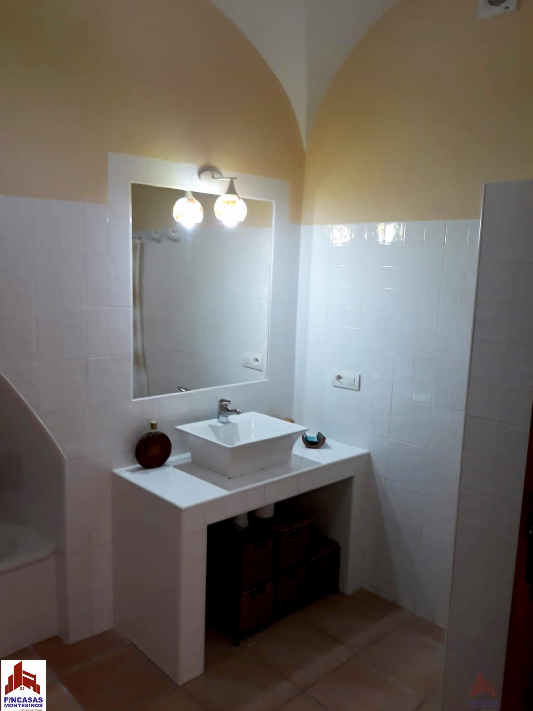 For sale of house in Santa Amalia