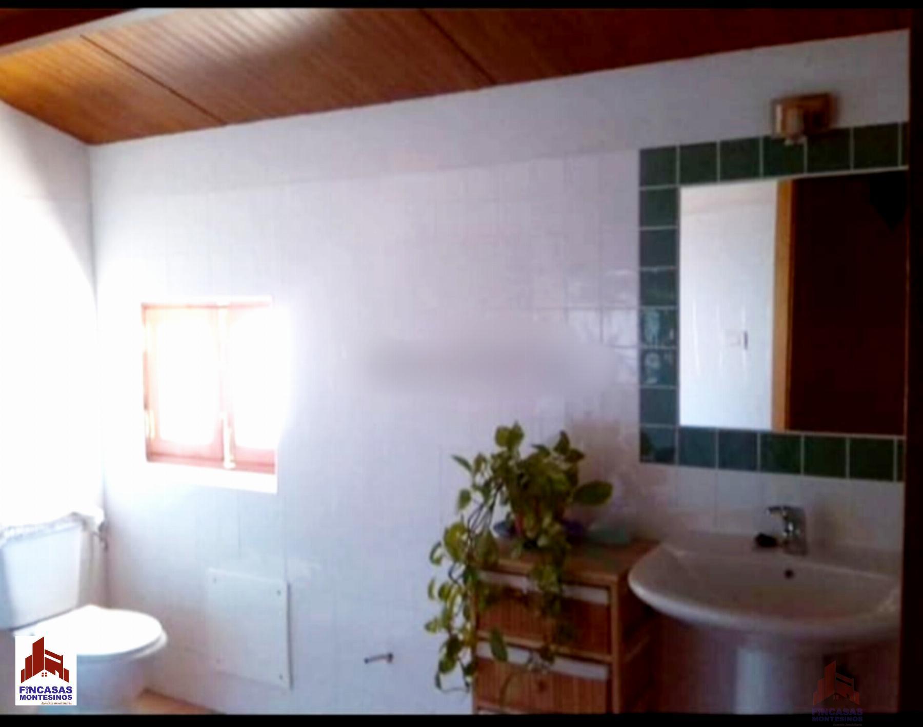 For sale of house in Santa Amalia