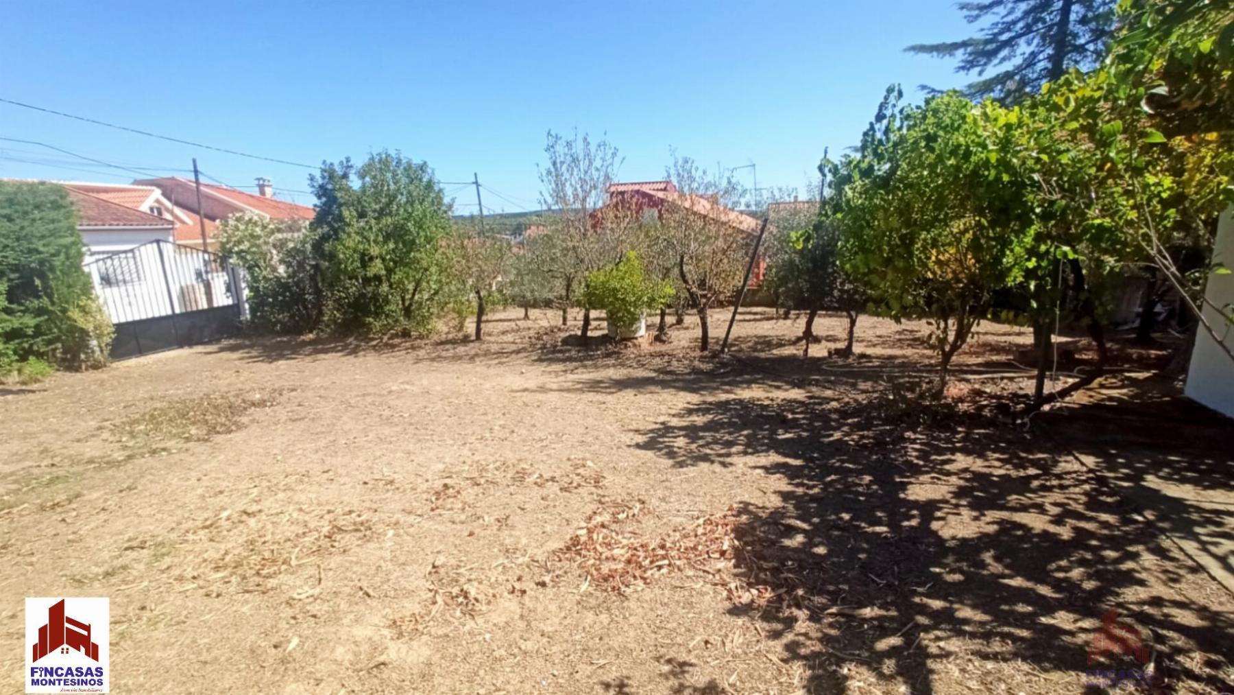 For sale of land in La Codosera