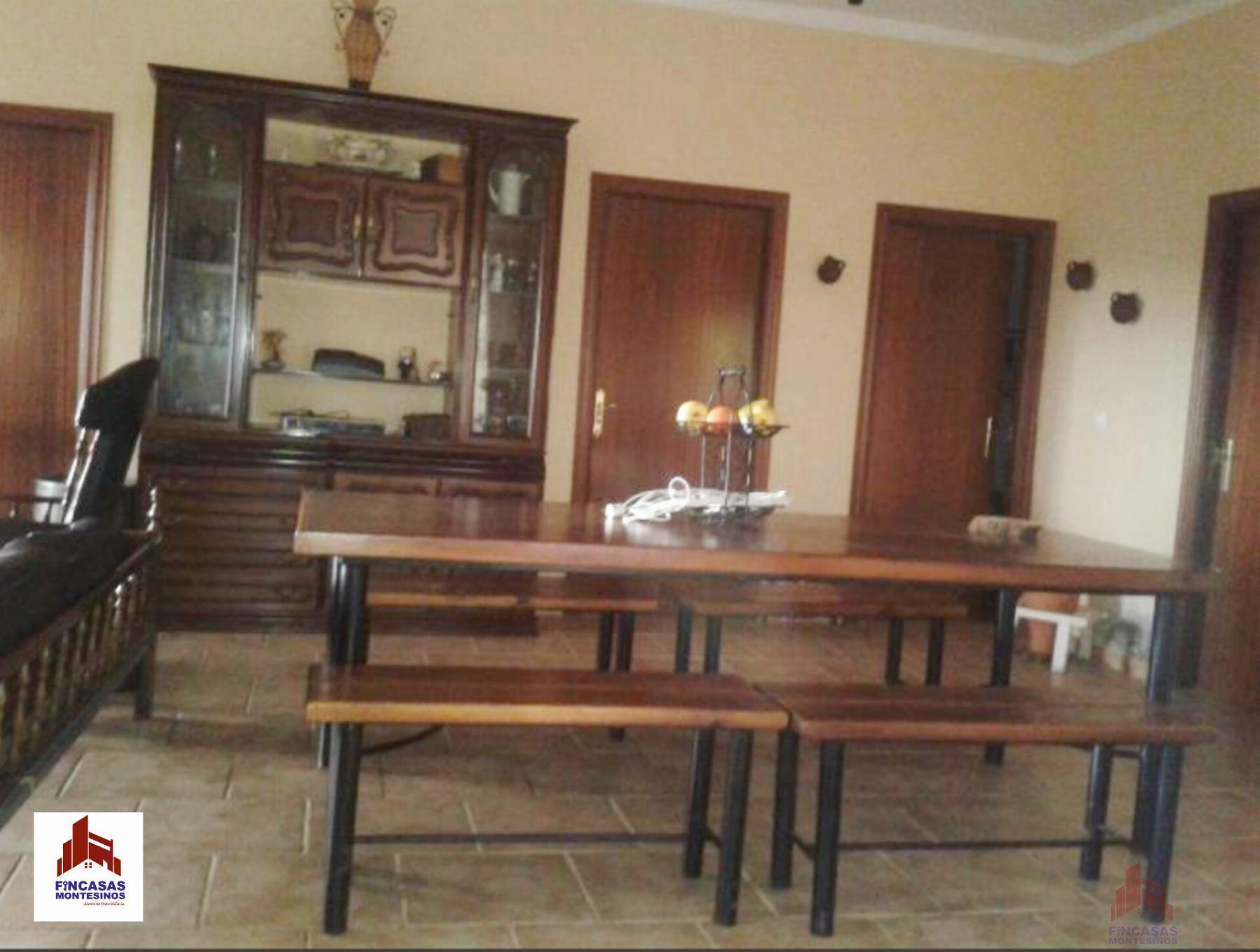 For sale of chalet in Santa Amalia