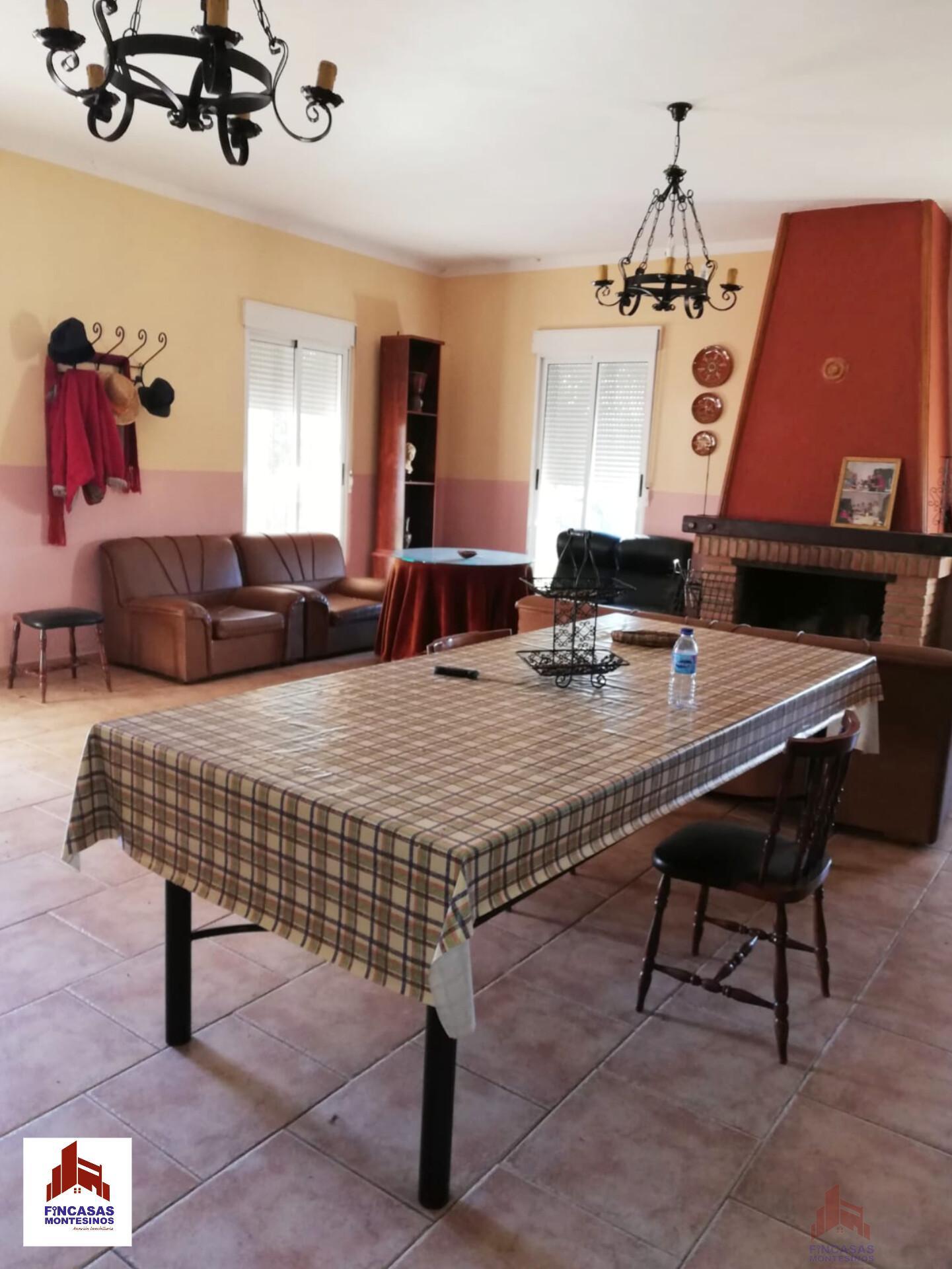 For sale of chalet in Santa Amalia