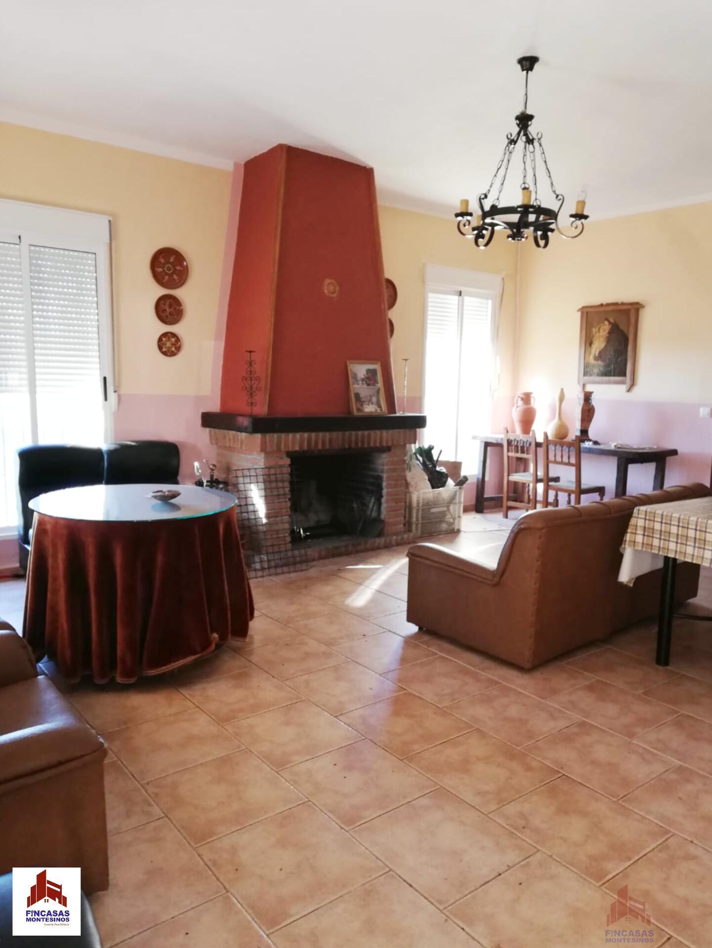 For sale of chalet in Santa Amalia