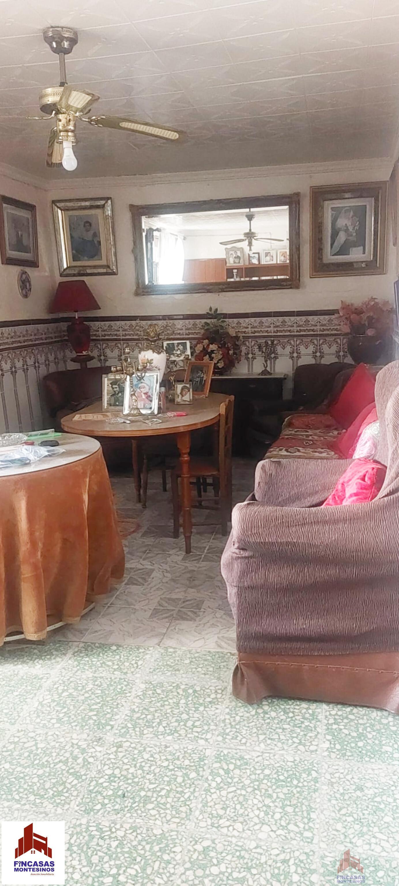 For sale of house in Santa Amalia