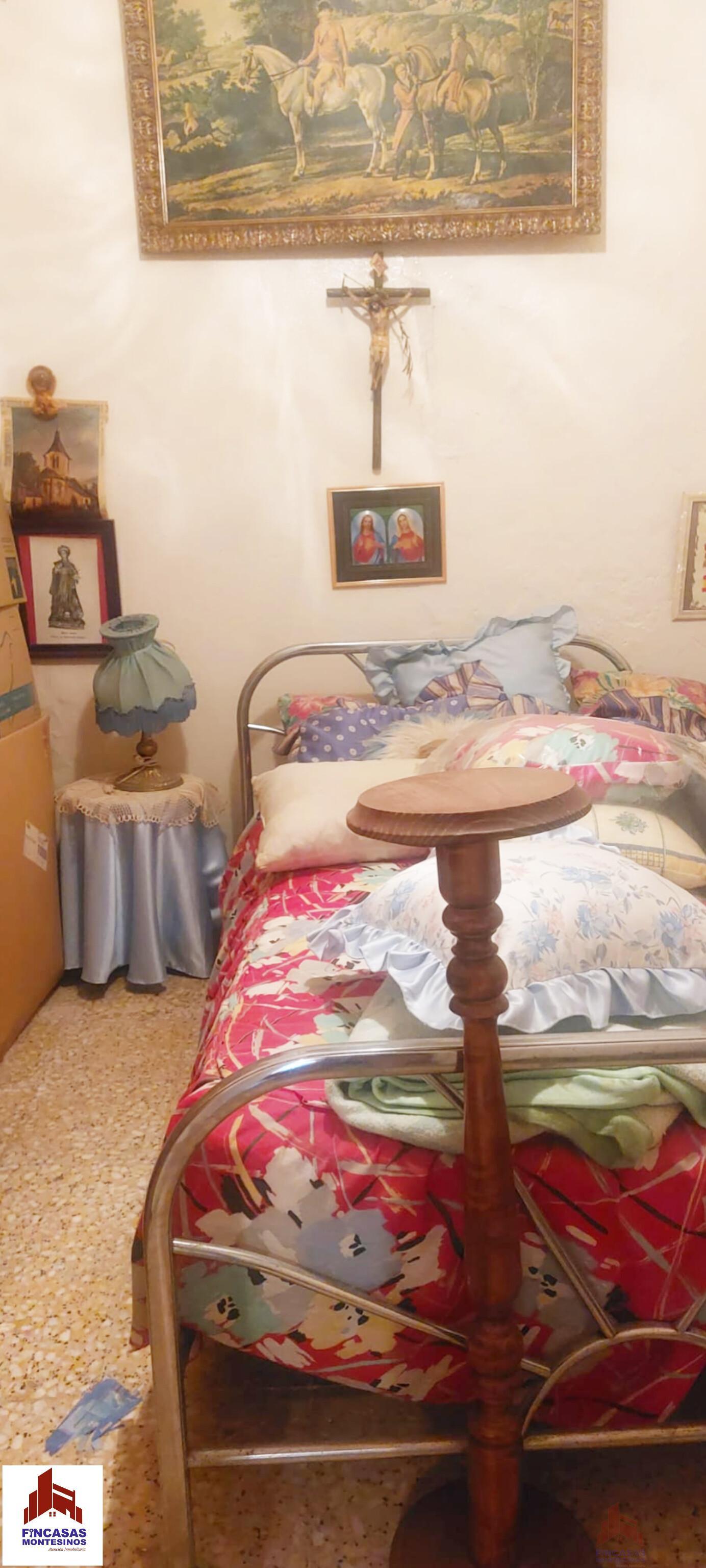 For sale of house in Santa Amalia