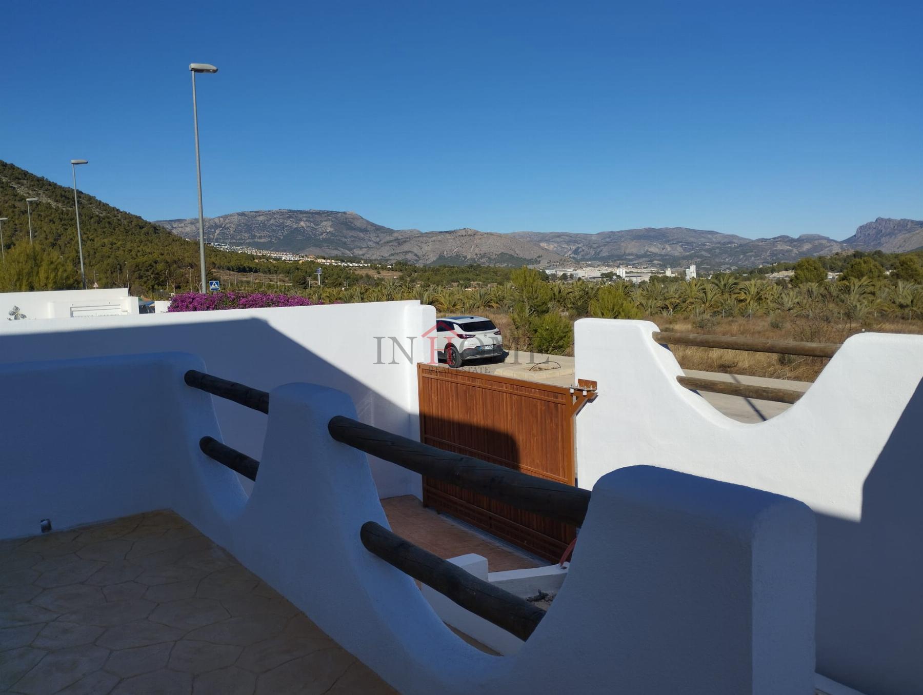 For sale of villa in Polop