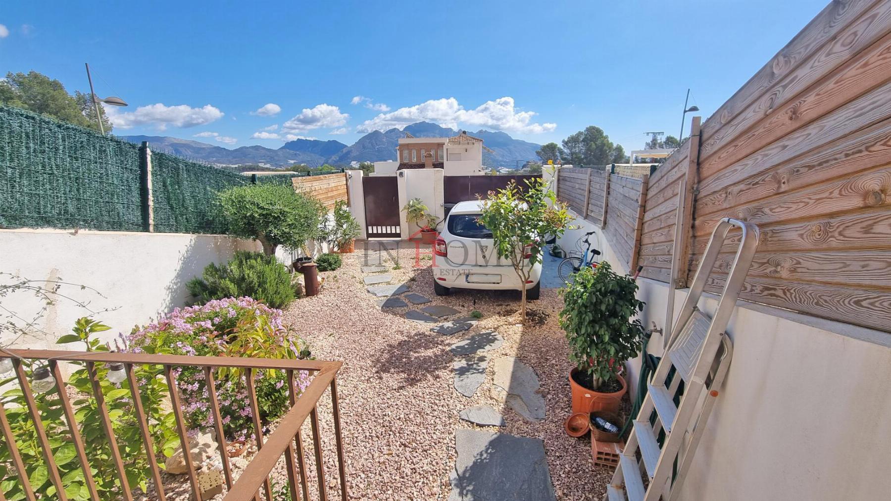 For sale of chalet in Polop