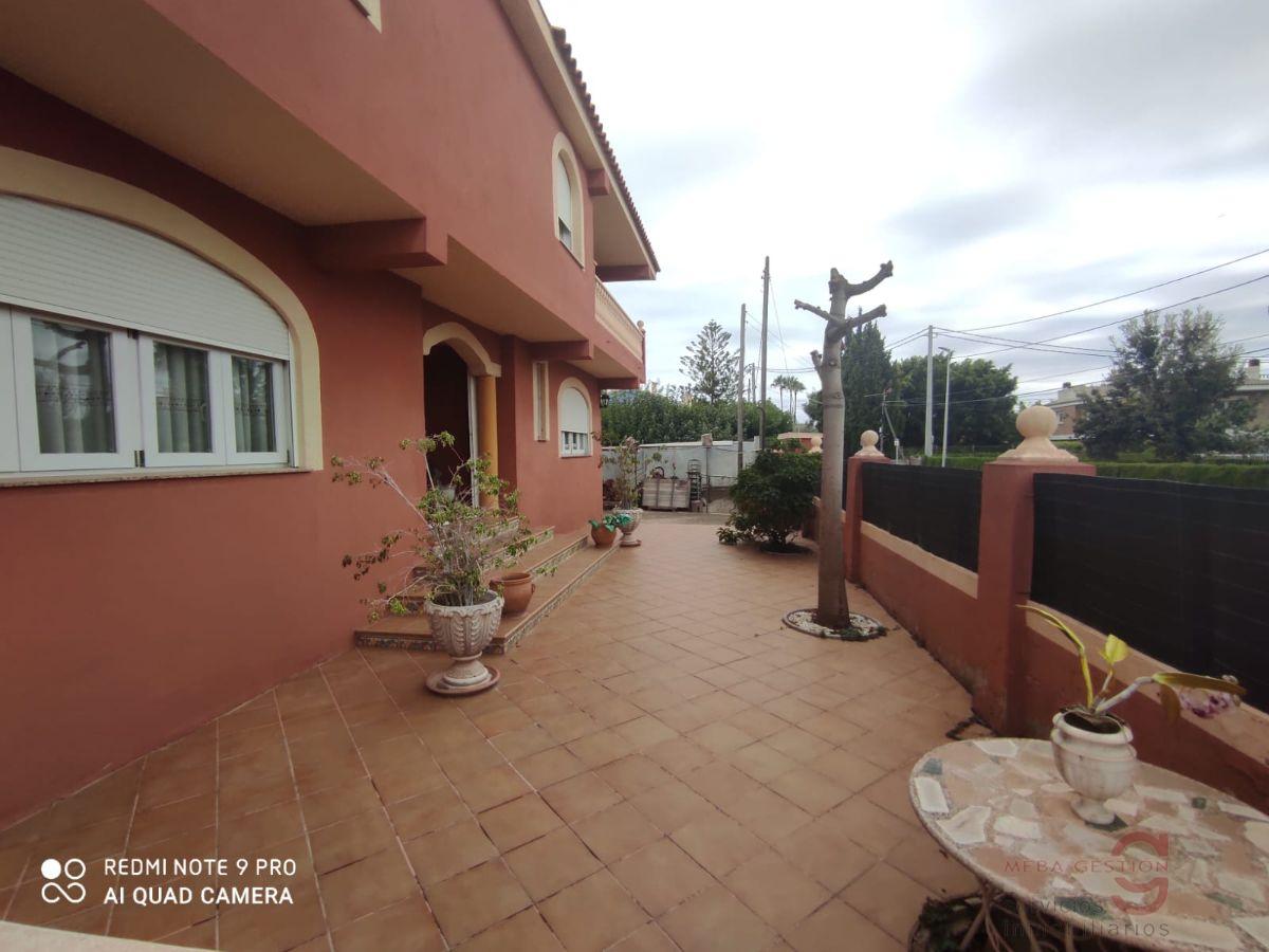 For sale of chalet in Burriana