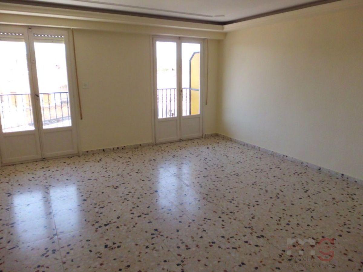 For sale of flat in Algueña