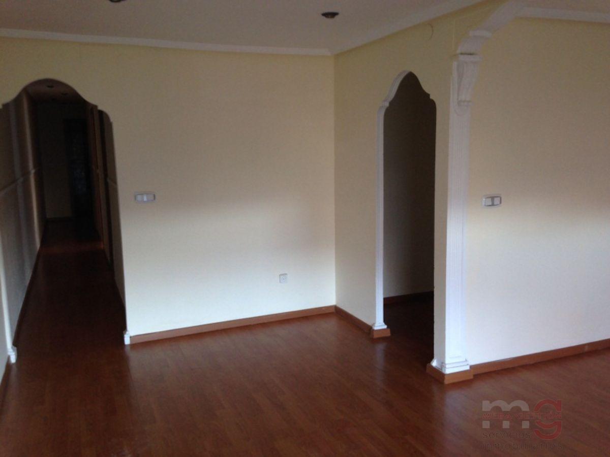 For sale of flat in Petrer