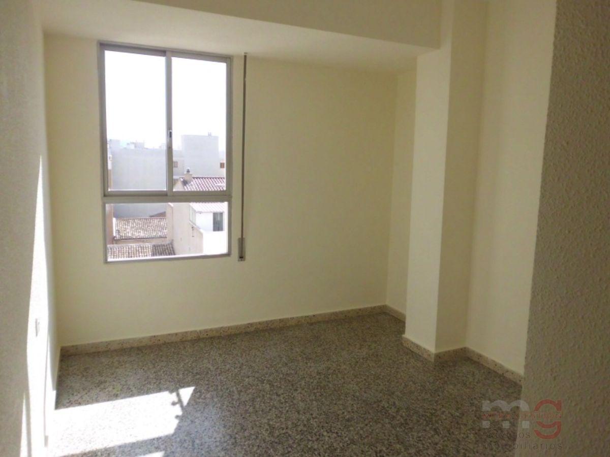 For sale of flat in Villena