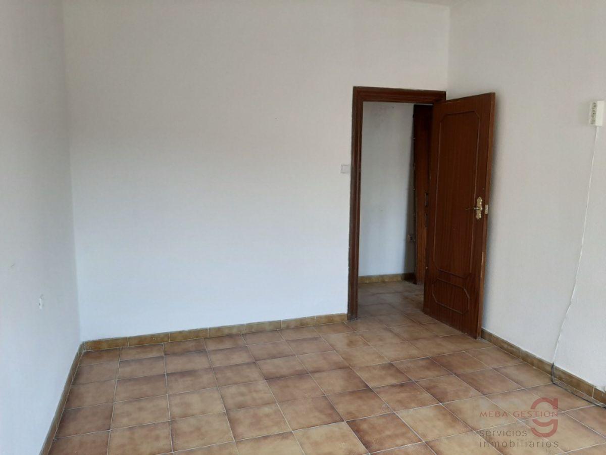 For sale of flat in Villena