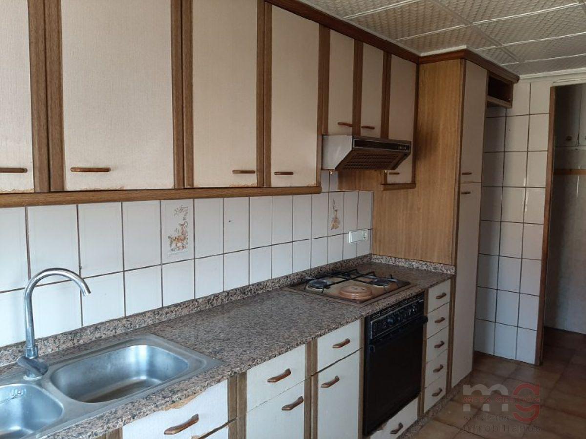 For sale of flat in Villena