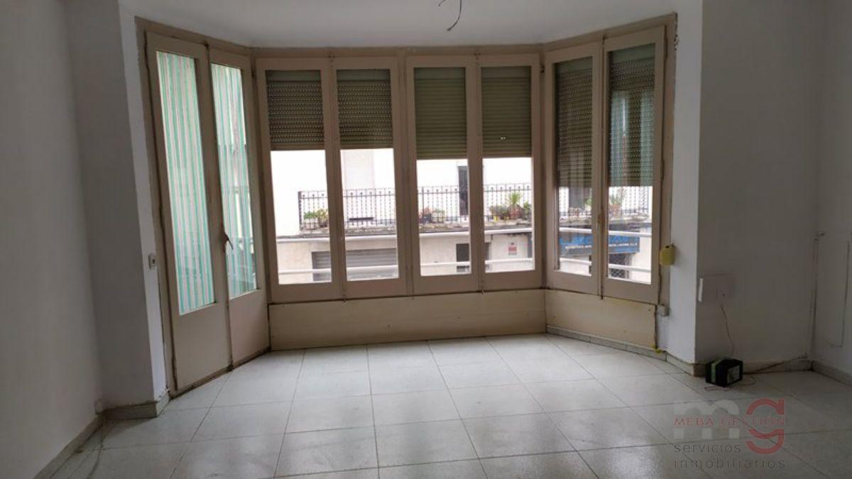For sale of flat in Artés