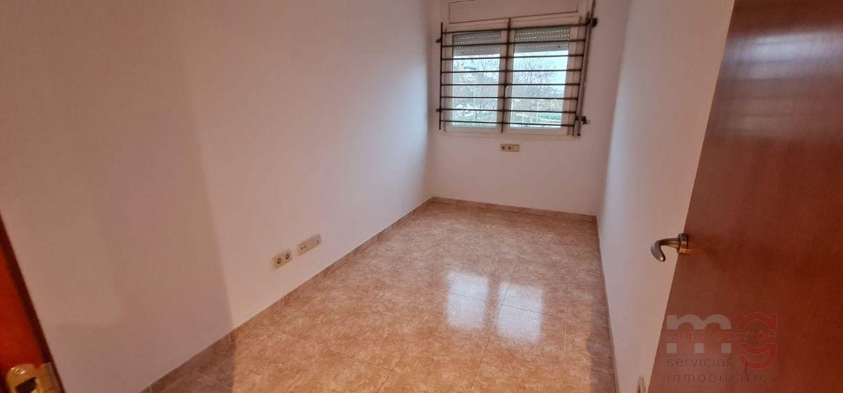 For sale of flat in Pineda de Mar