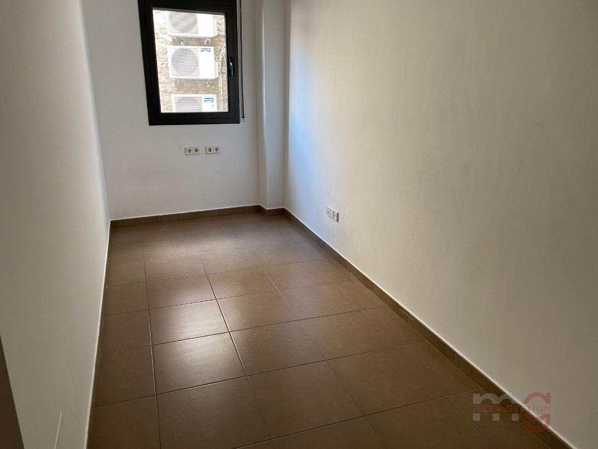 For sale of flat in Amer
