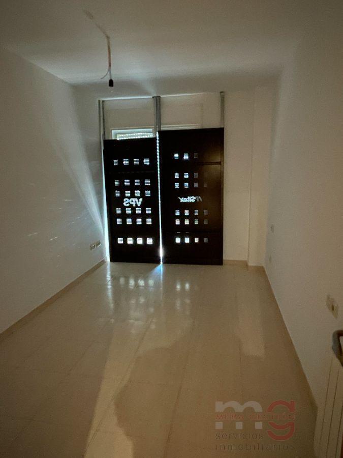 For sale of flat in Girona
