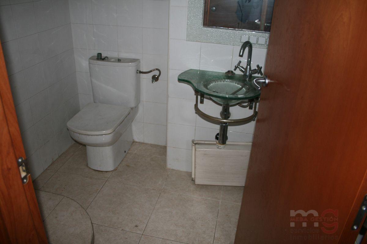 For sale of flat in Quart