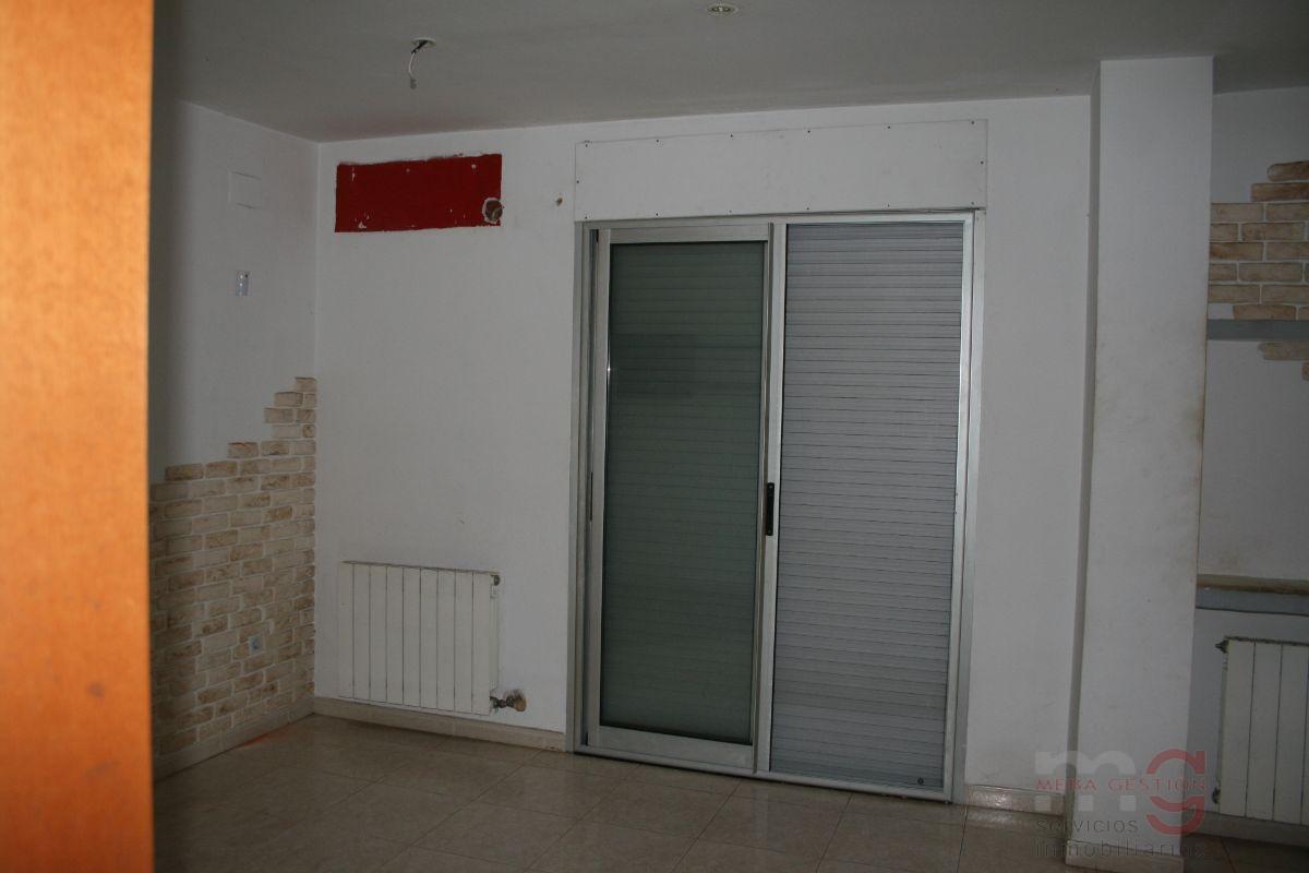 For sale of flat in Quart
