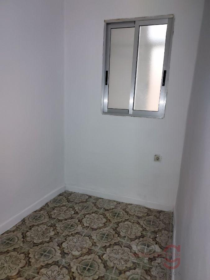 For sale of flat in Torrent