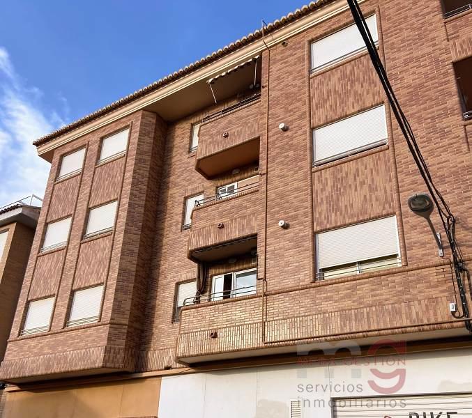 For sale of flat in La Pobla de Vallbona