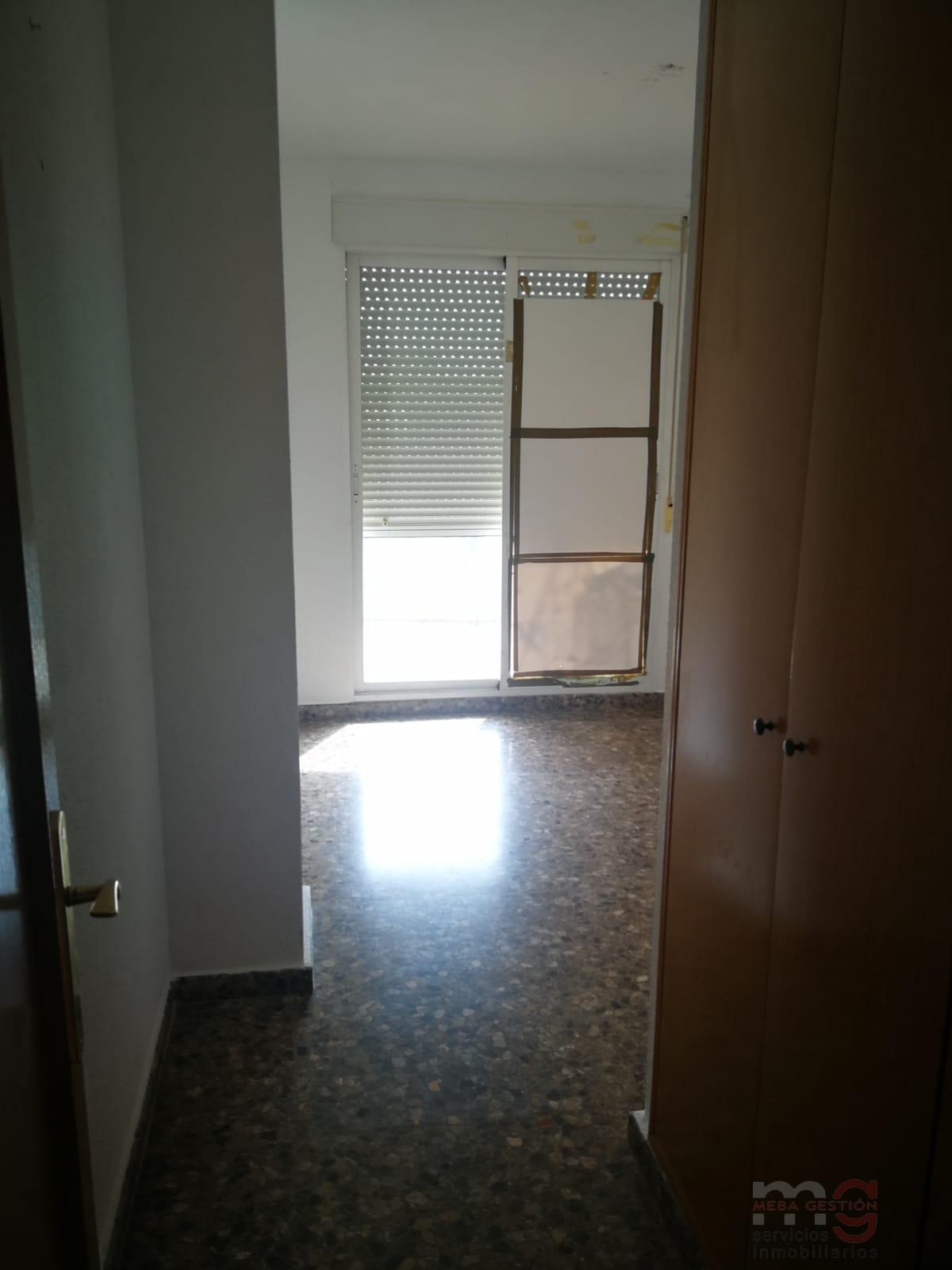 For sale of flat in Paterna