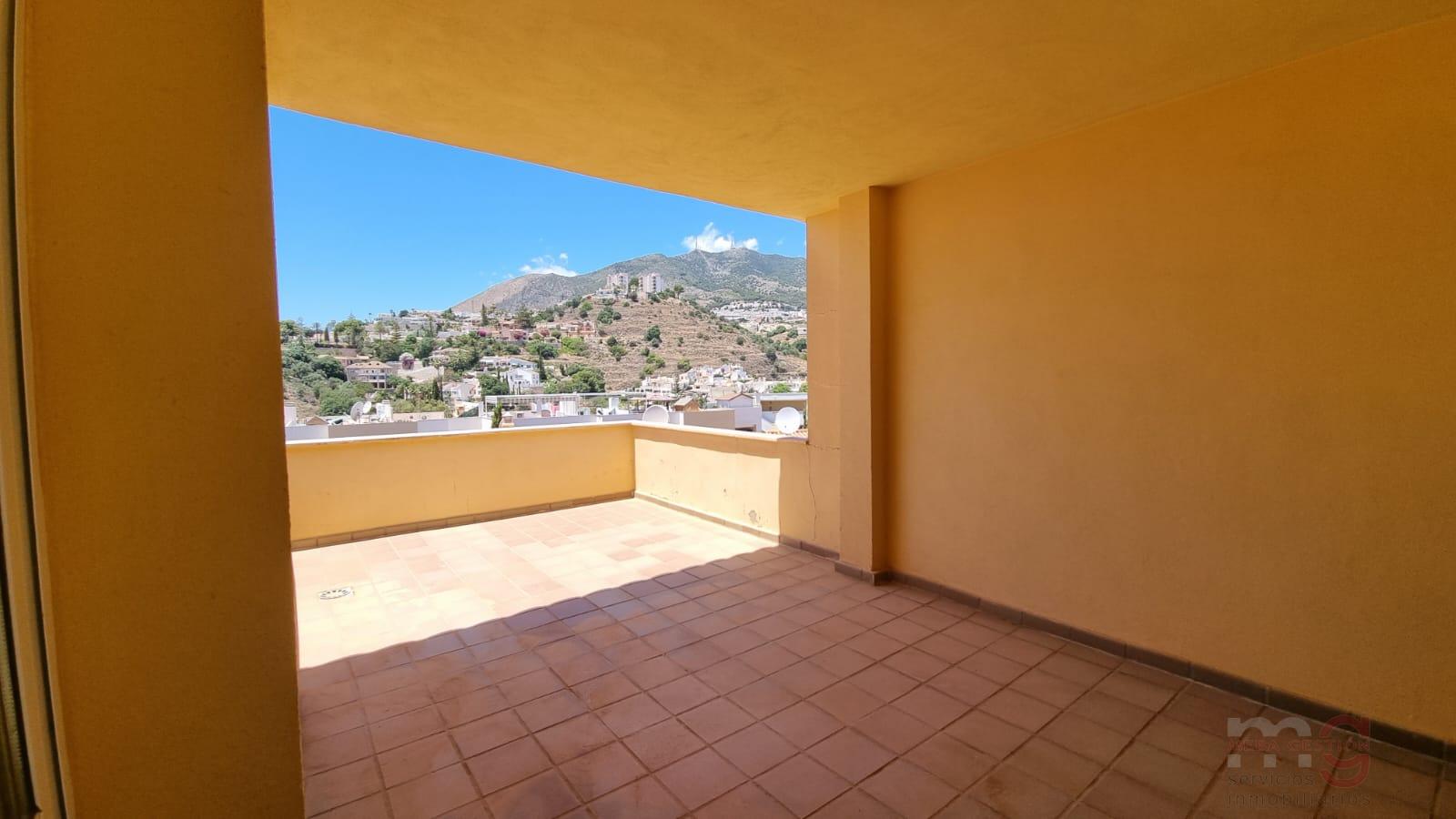 For sale of apartment in Benalmádena Costa