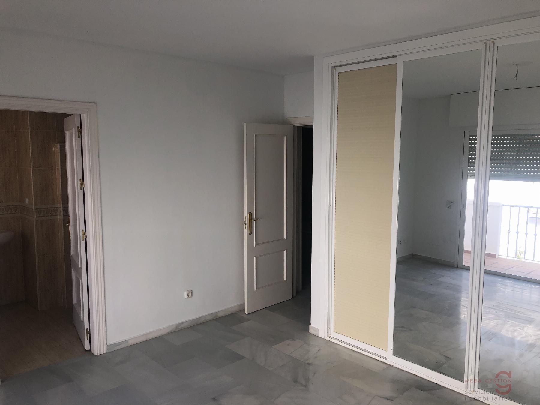 For sale of apartment in Estepona