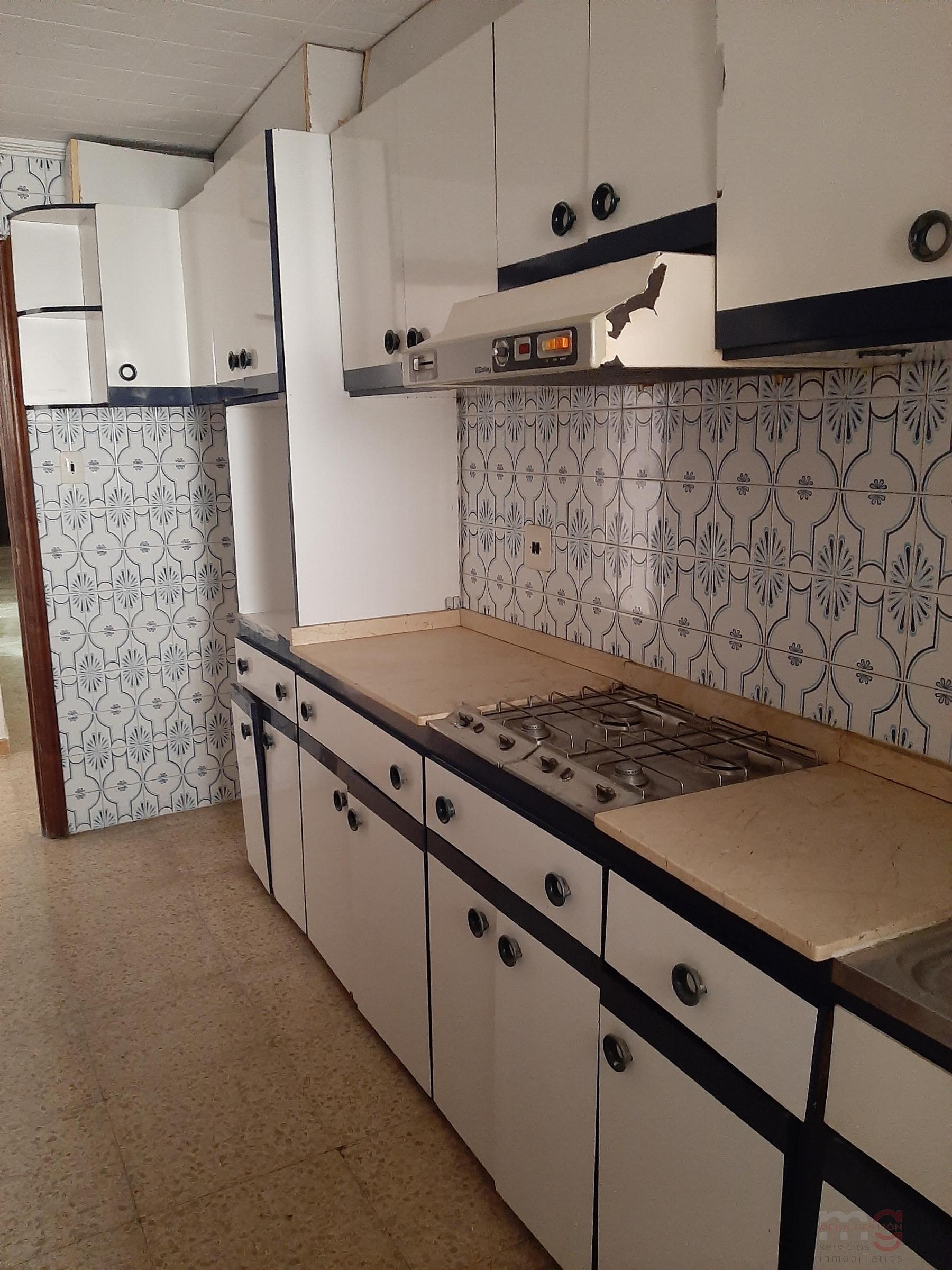 For sale of apartment in Elche-Elx
