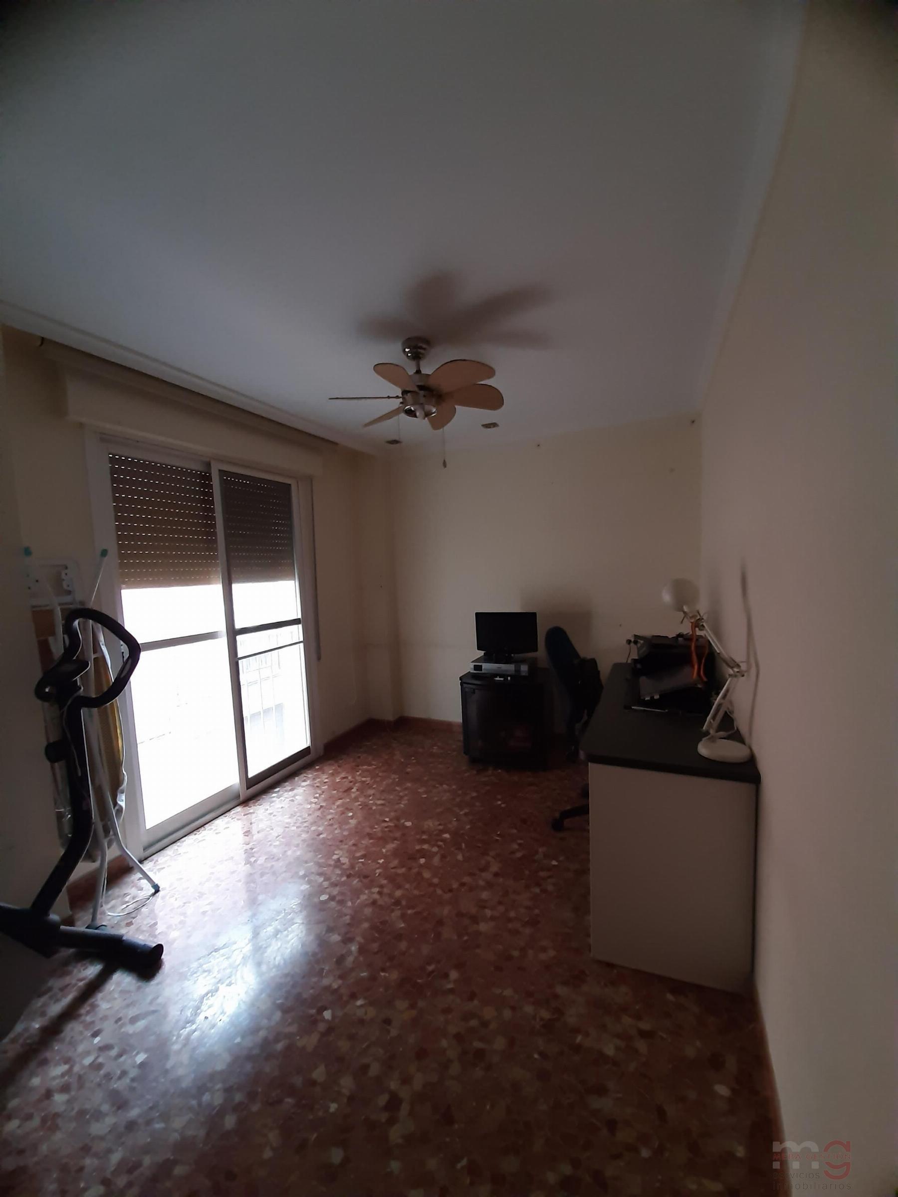 For sale of apartment in Elche-Elx