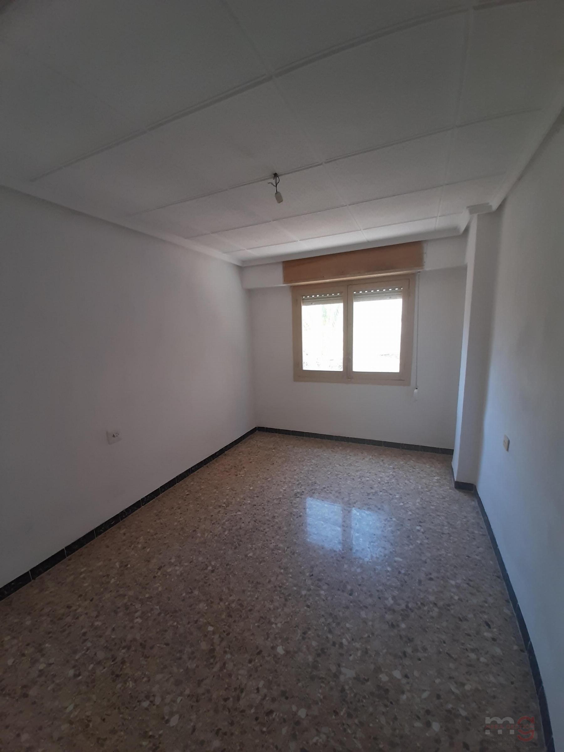 For sale of apartment in Crevillent