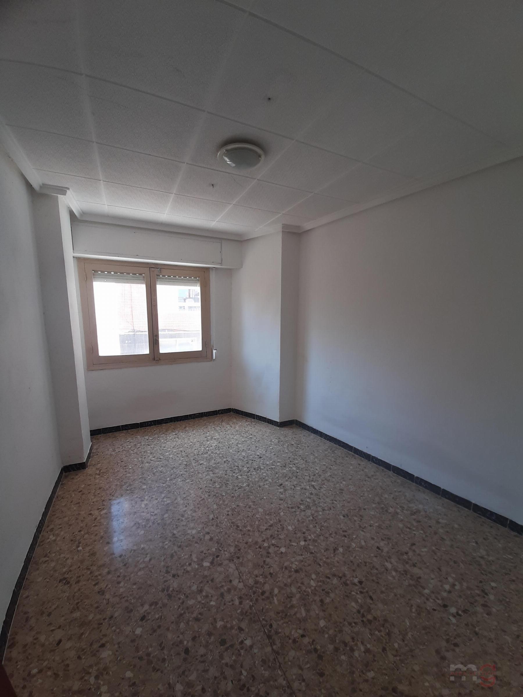 For sale of apartment in Crevillent