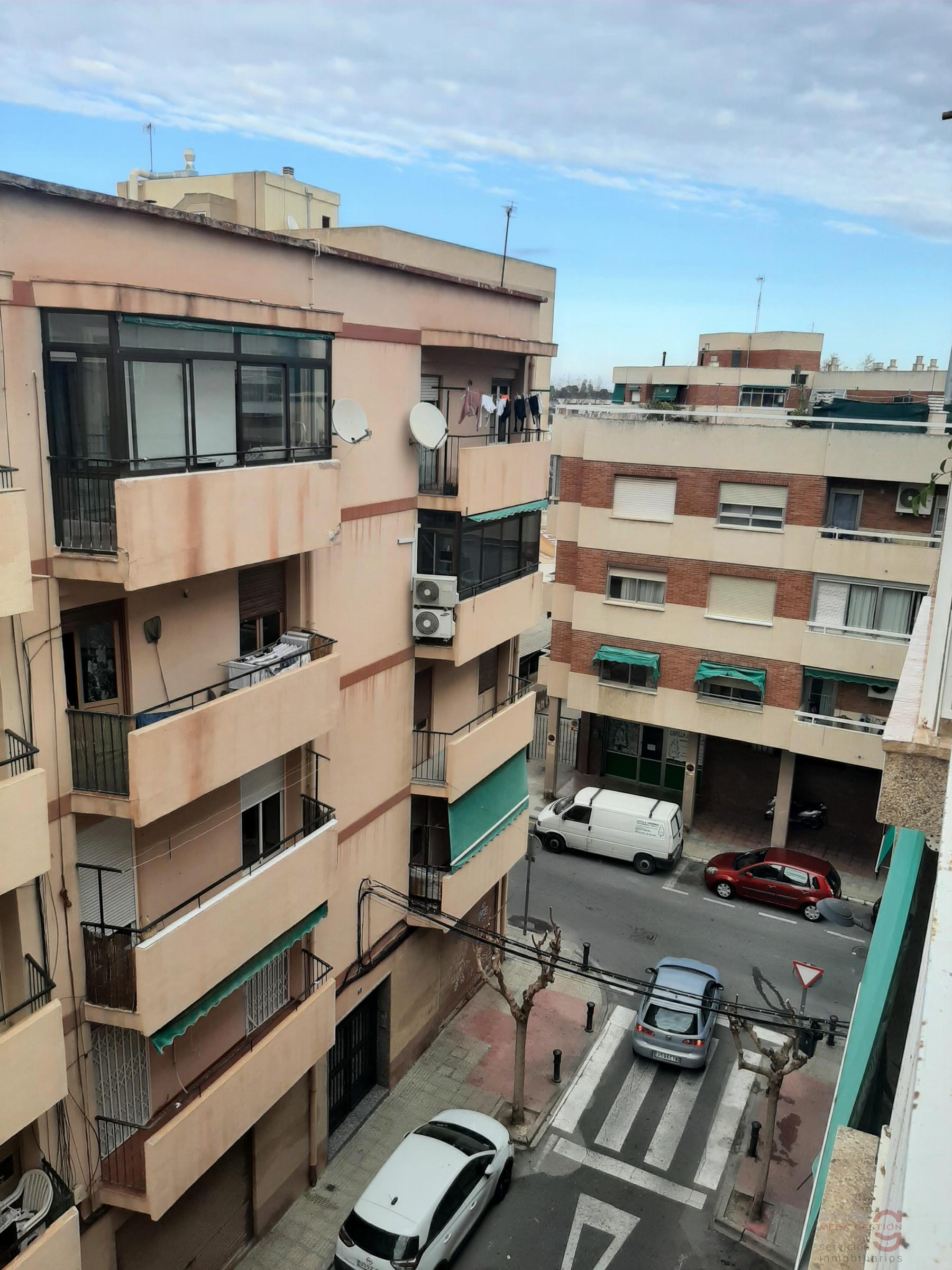 For sale of apartment in San Juan de Alicante