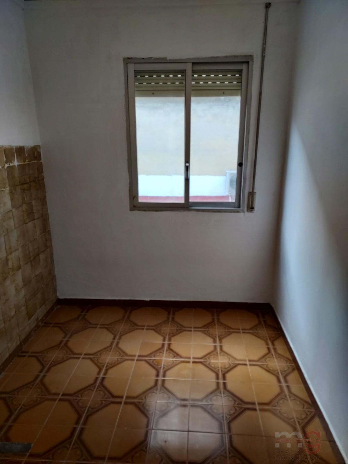 For sale of apartment in Carcaixent