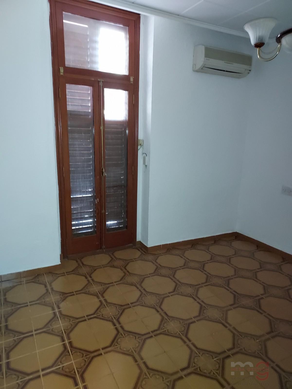 For sale of apartment in Carcaixent