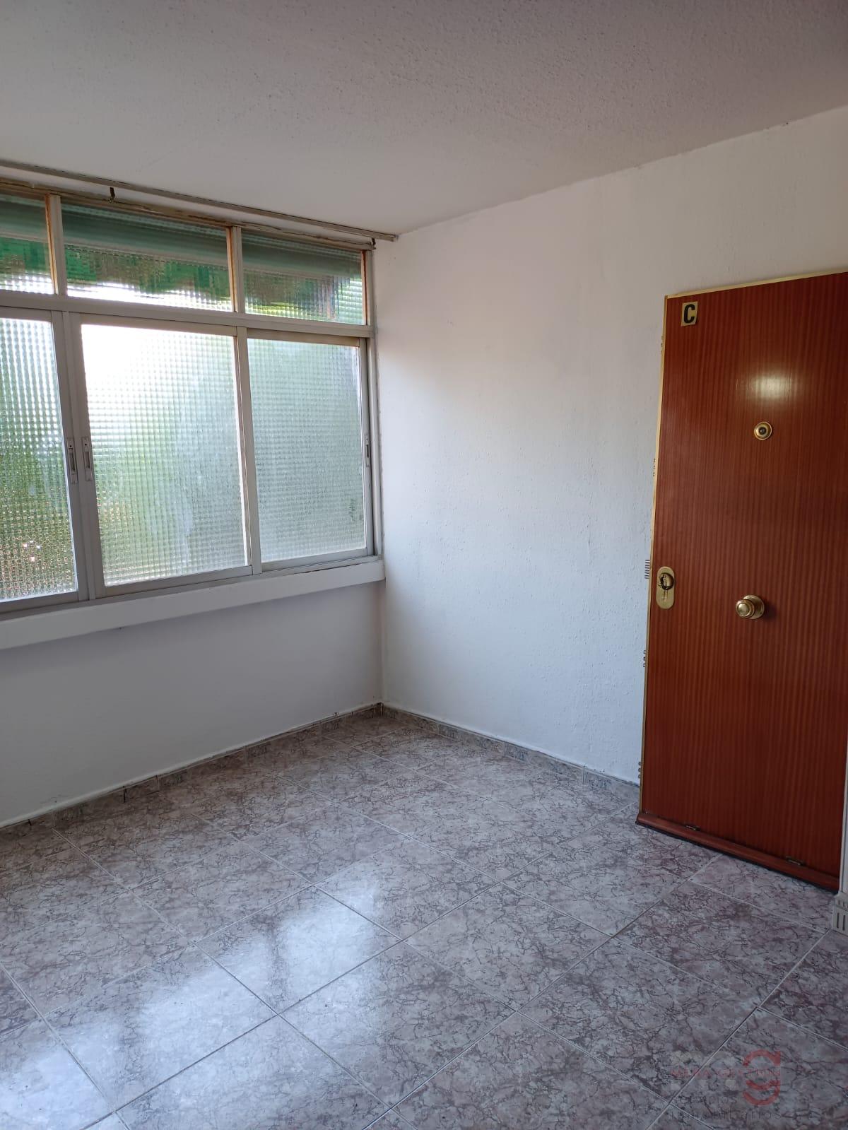 For sale of apartment in Madrid