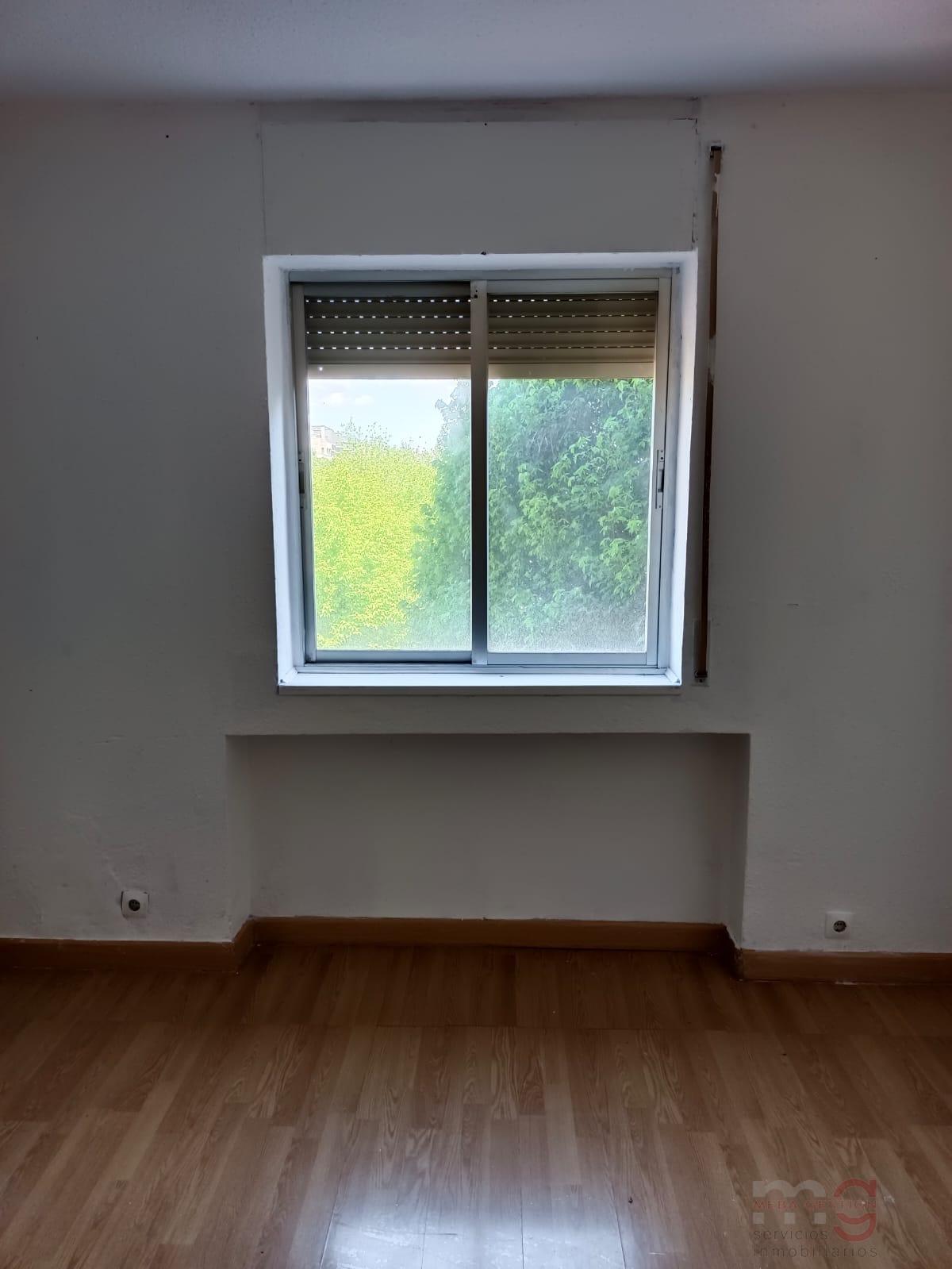 For sale of apartment in Madrid