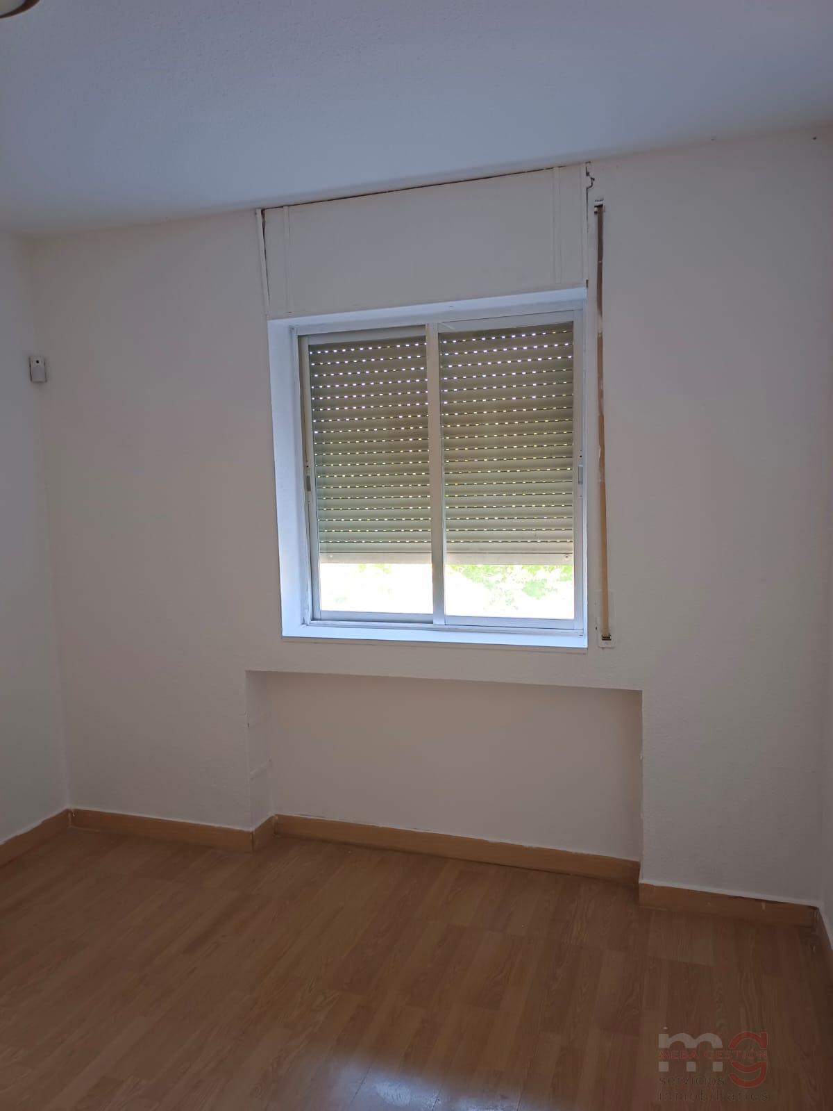 For sale of apartment in Madrid