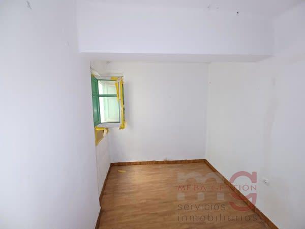 For sale of apartment in Valencia